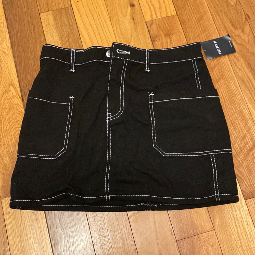 Women’s Skirt Medium New With Tags